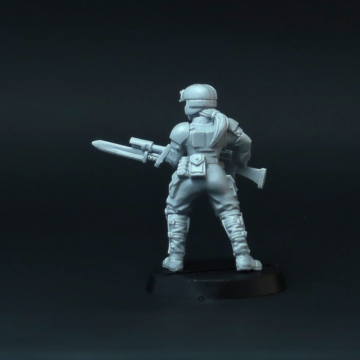 Female Soldiers in melee Miniatures, sci-fi grimdark Guard Girls or Imperial Army - 28mm, resin