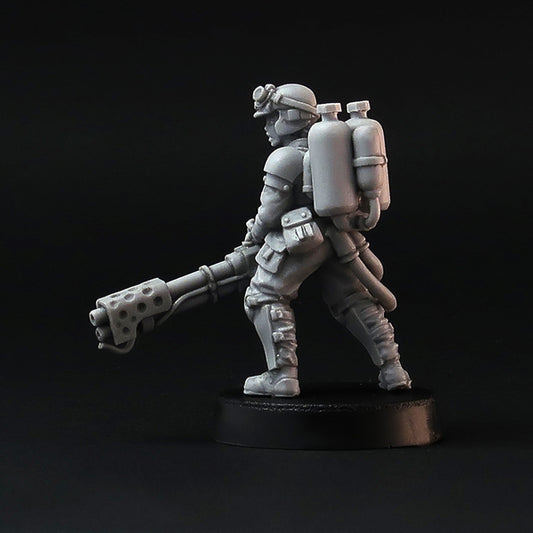 Female Special Weapon - Flame Thrower, miniature grimdark Guard Girl - 28mm, resin