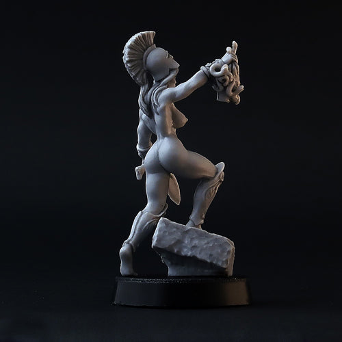 Female Greek Hero, Perseus (28 mm wargame miniature)