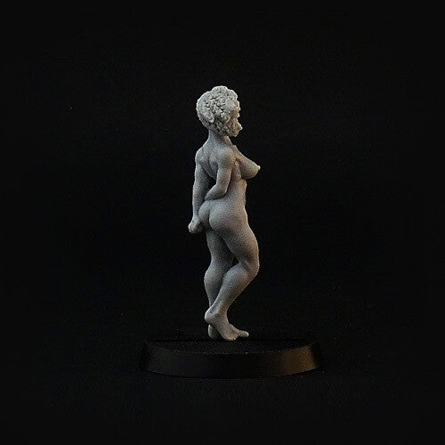 Standing Naked Woman miniature, 28 mm for wargaming and DnD, Dungeons and Dragons, fantasy girl.