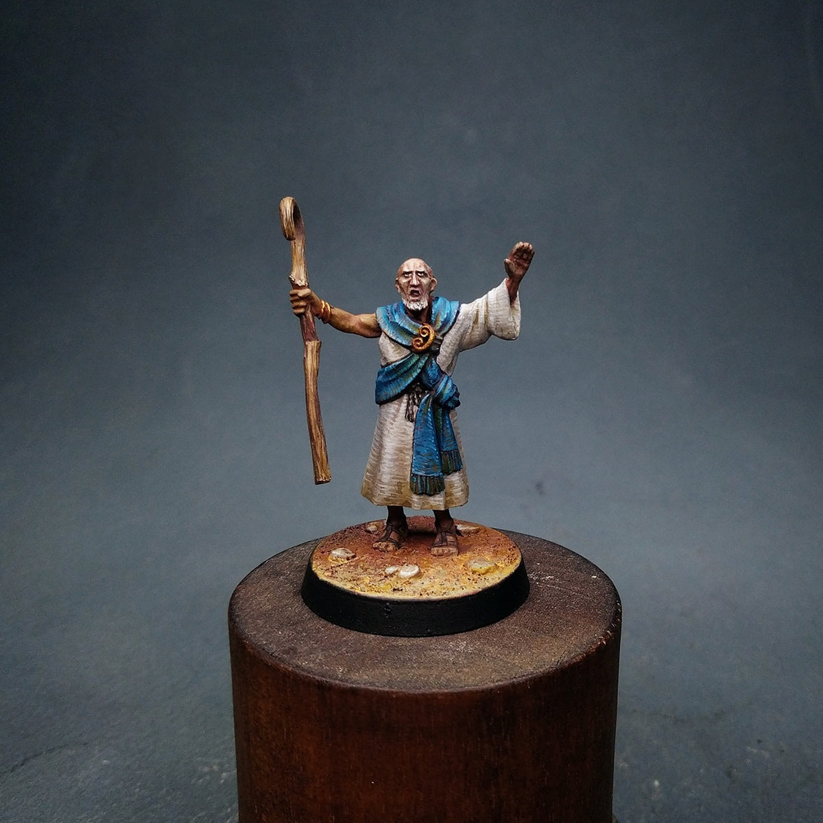 Priest (druid) miniature for SAGA, 28mm resin by Brother Vinni.