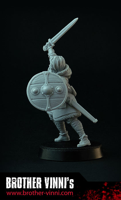 Shield Maiden Chief miniature for wargames, 28mm resin by Brother Vinni.