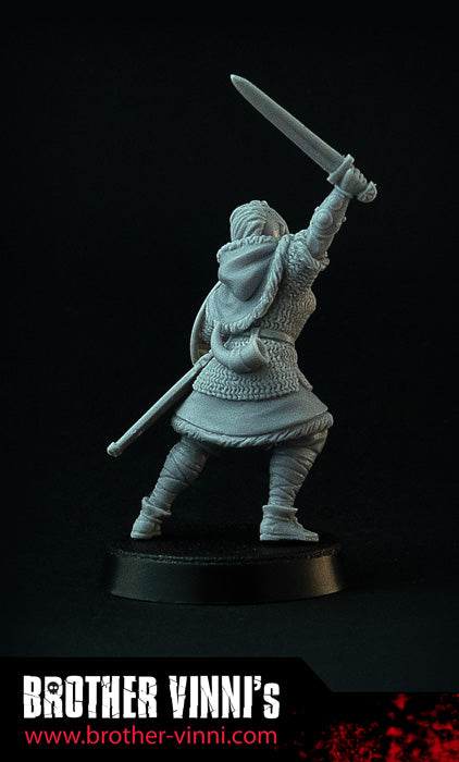 Shield Maiden Chief miniature for wargames, 28mm resin by Brother Vinni.