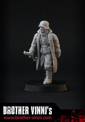 ww2 German soldier good miniature for wargaming and collecting