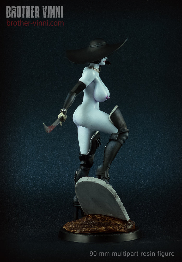 Vampire Lady, complete figure, pre-painted and assembled.