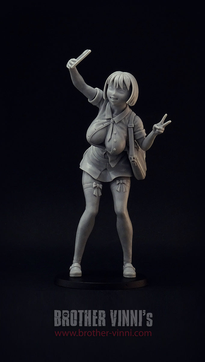 Selfie, female student 90mm figure