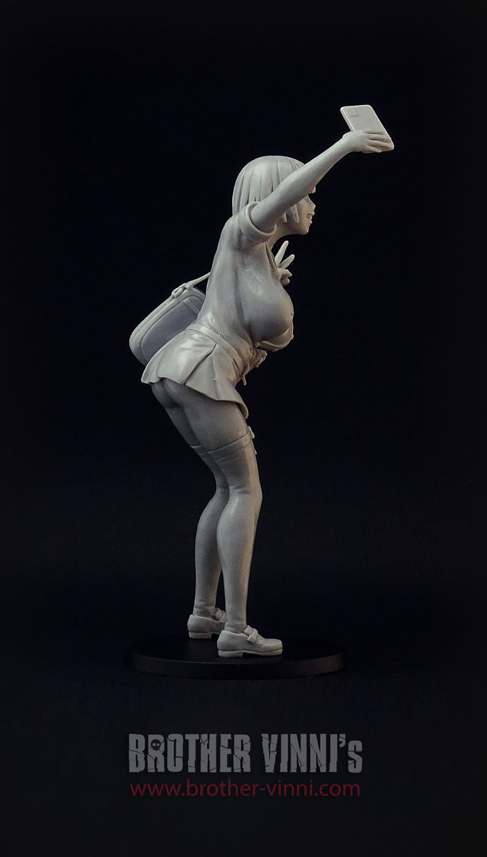 Selfie, female student 90mm figure