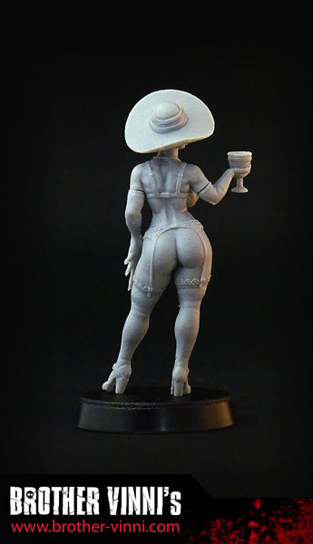 Tall Vampire Lady ver.2 - resin miniature by Brother Vinni