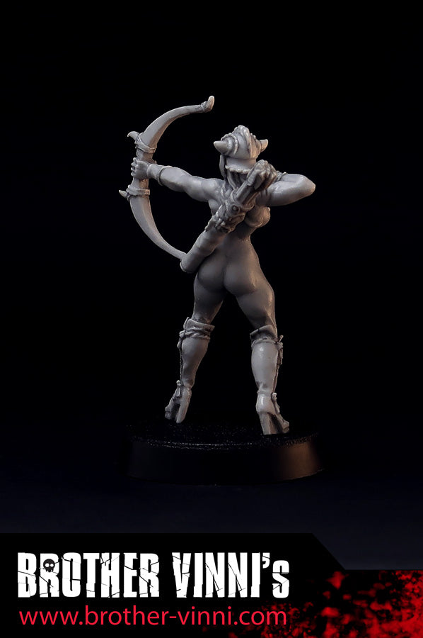 Amazon archer miniature, 28mm resin fantasy