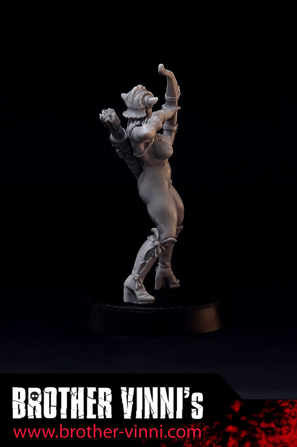 Amazon archer miniature, 28mm resin fantasy