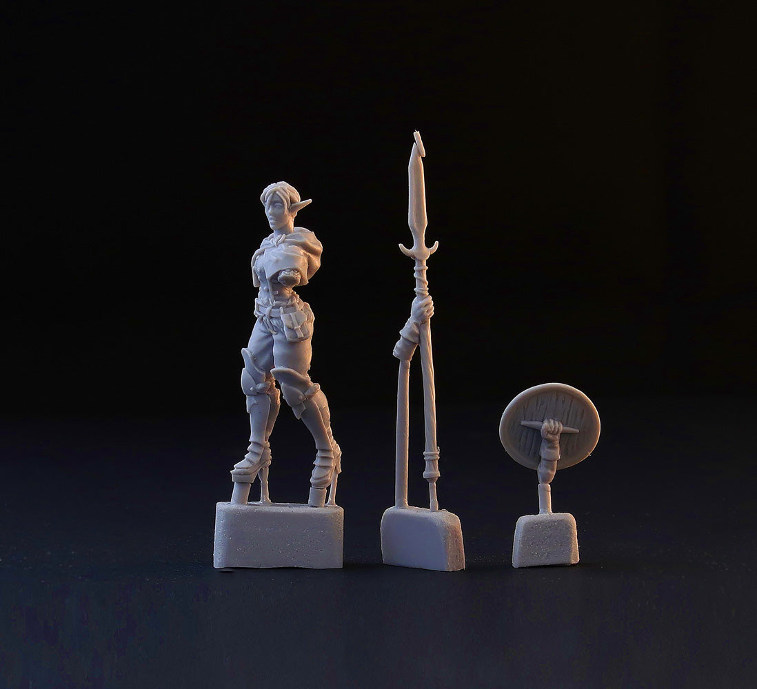 Female Wood Elf, Forest Elf fantasy miniature, 28mm for tabletop wargaming and RPG