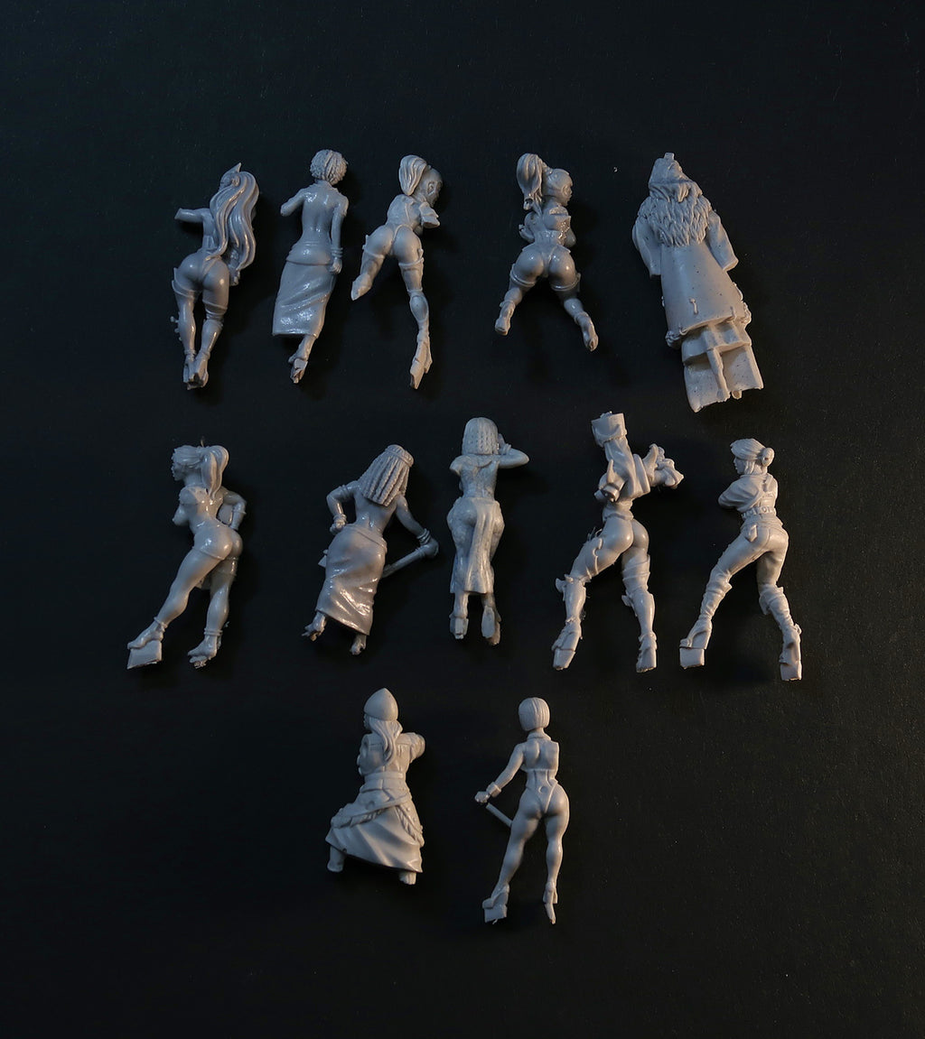 Broken miniature Bits - female bodies