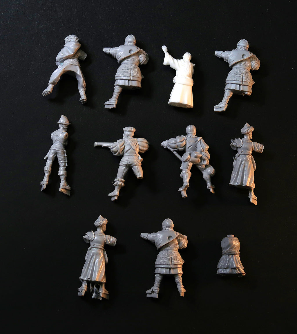 Broken miniature Bits - Medieval/Fantasy bodies, resin scrap for 28mm