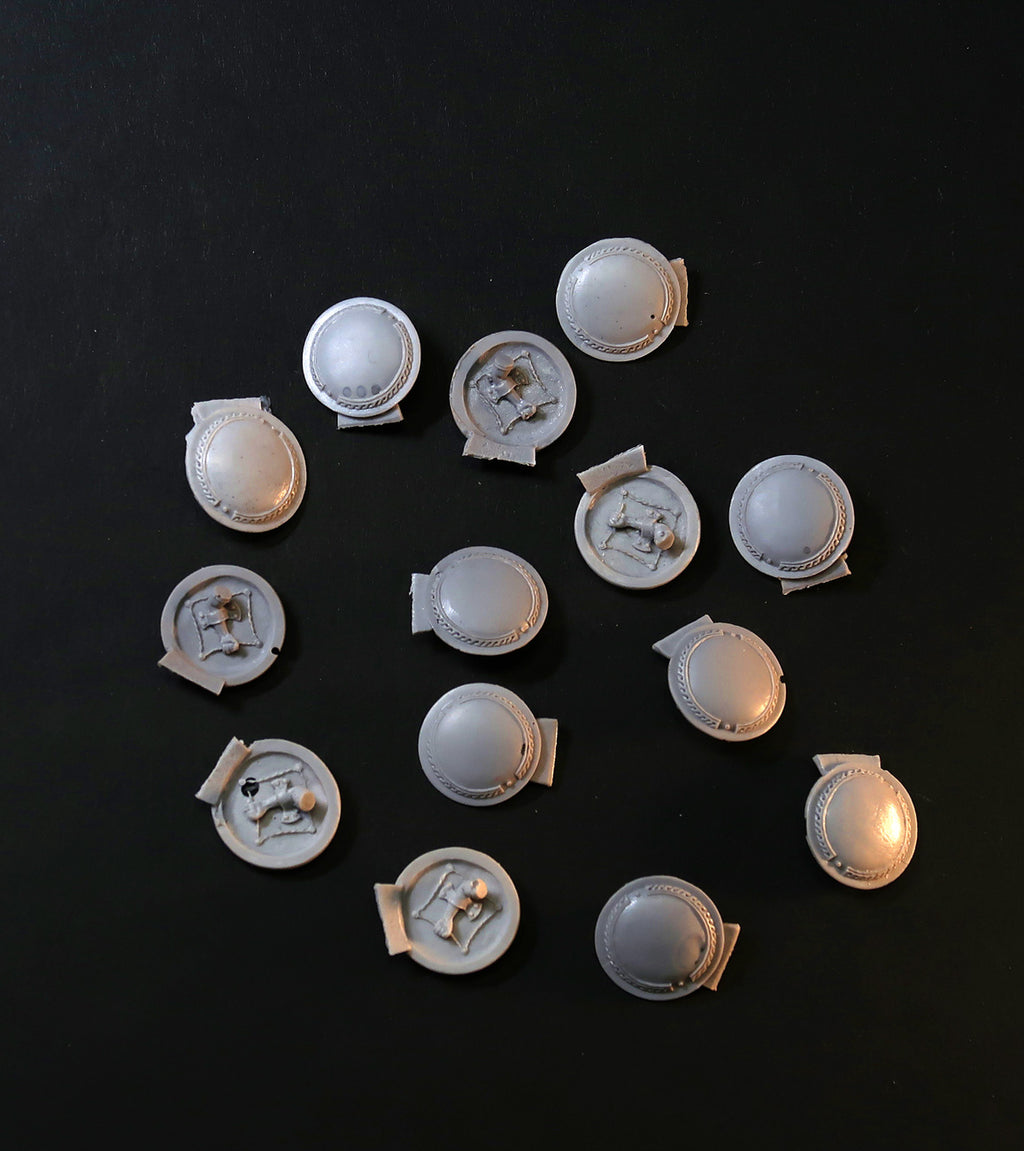 Broken miniature Bits - Greek Hoplite Shields, resin scrap for 28mm