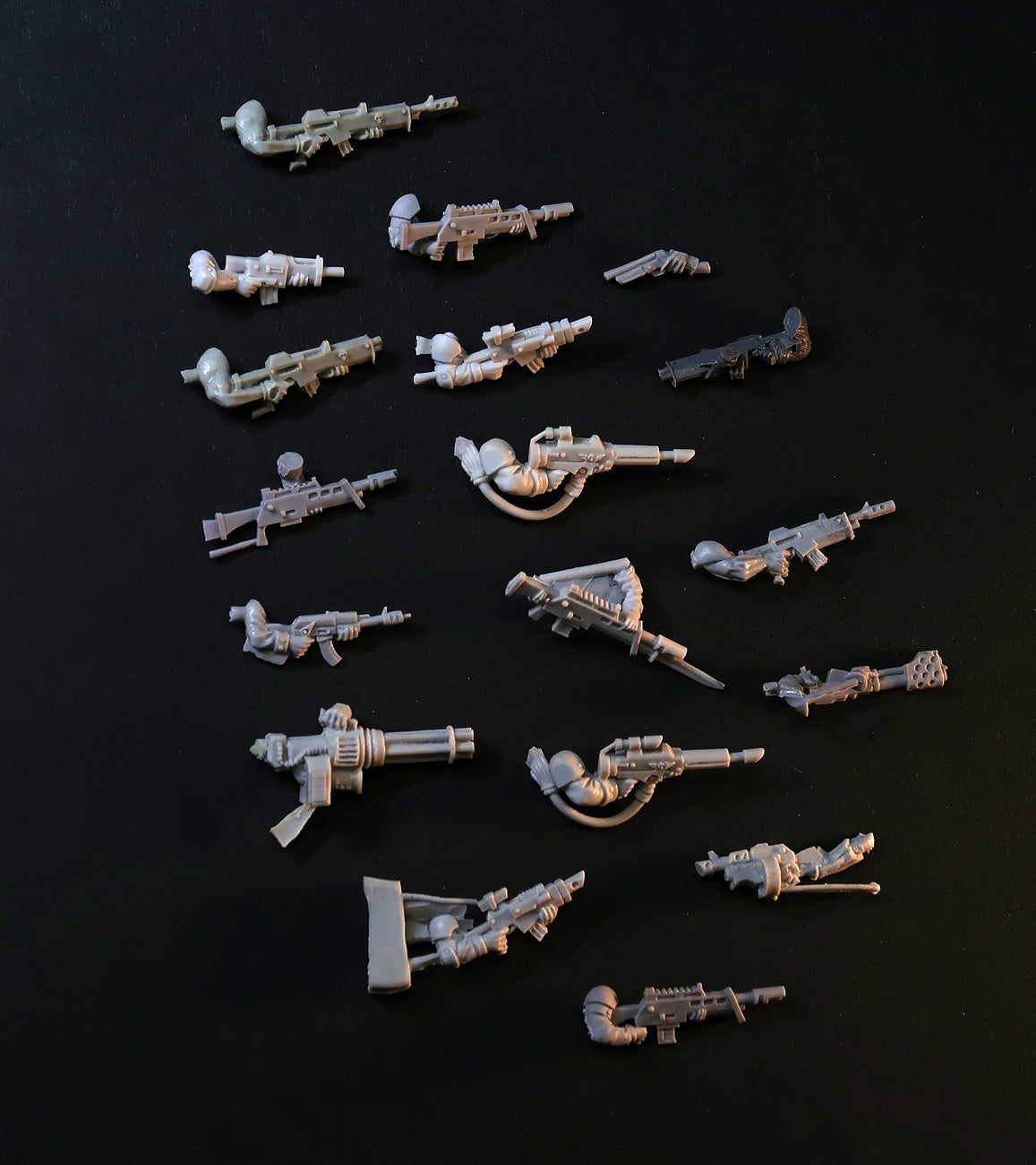 Broken miniature Bits - Guns, Rifles, resin scrap for 28mm
