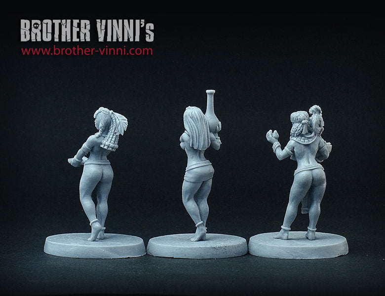 Egyptian Maid Servants Girls miniatures (28mm, resin)
