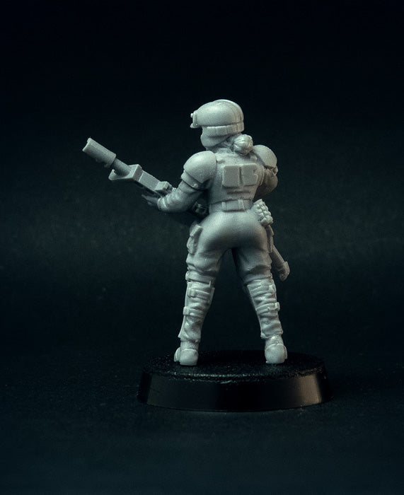 Female Soldiers in melee Miniatures, sci-fi grimdark Guard Girls or Imperial Army - 28mm, resin