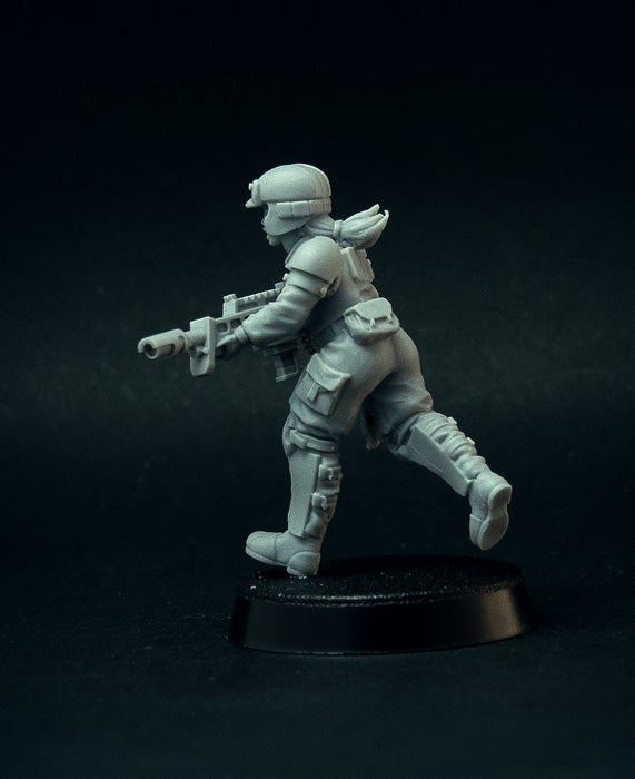 Female Soldiers Miniatures, sci-fi grimdark Guard Girls or Imperial Army - 28mm, resin