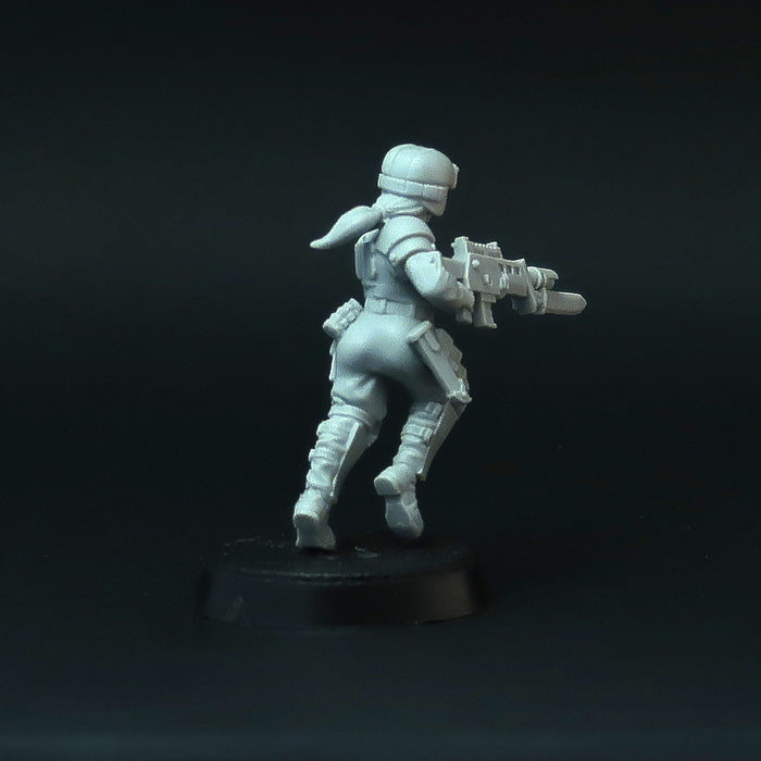 Female Soldiers in melee Miniatures, sci-fi grimdark Guard Girls or Imperial Army - 28mm, resin