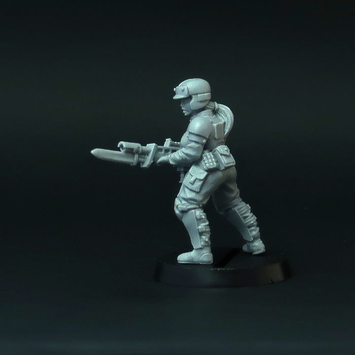 Female Soldiers in melee Miniatures, sci-fi grimdark Guard Girls or Imperial Army - 28mm, resin