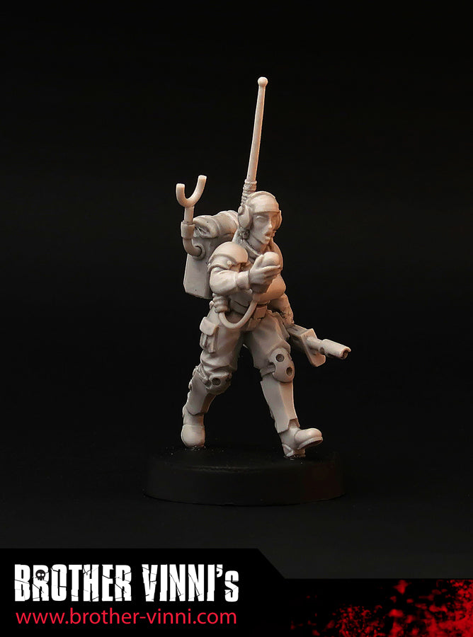 Special Unit - Female Radio Operator, wargame tabletop miniature grimdark Guard Girl - 28mm, resin