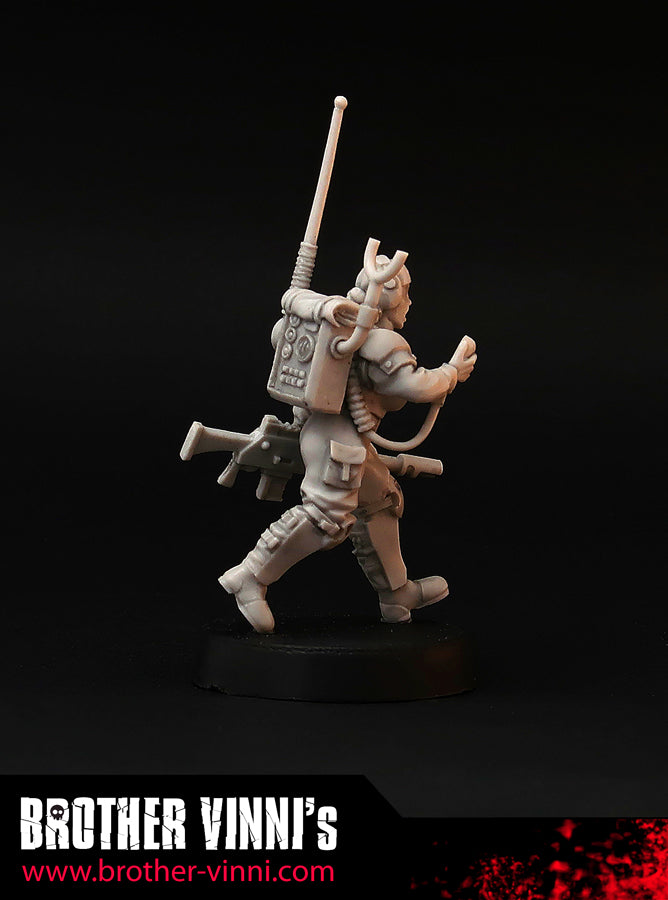 Special Unit - Female Radio Operator, wargame tabletop miniature grimdark Guard Girl - 28mm, resin