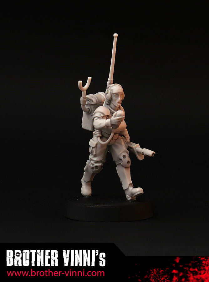Special Unit - Female Radio Operator, wargame tabletop miniature grimdark Guard Girl - 28mm, resin