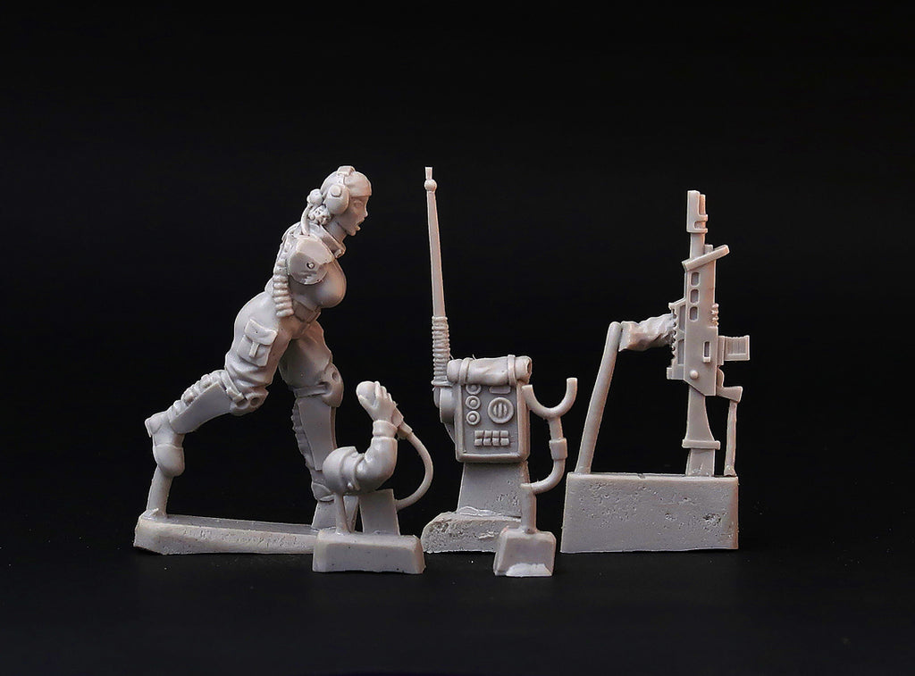 Special Unit - Female Radio Operator, wargame tabletop miniature grimdark Guard Girl - 28mm, resin