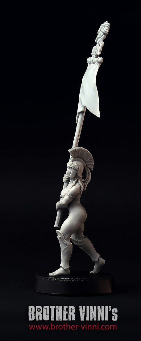 Greek Amazon Standard-bearer (28 mm wargame miniature)