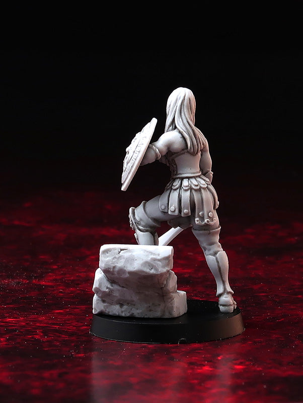 Queen of Battles, Greek heroine 28 mm wargame miniature