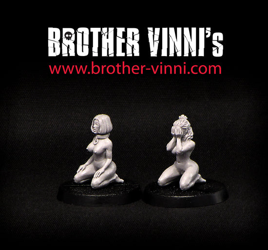 Slave Girls on knee - 28 mm scale resin miniatures by Brother Vinni