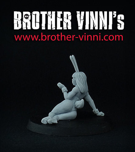 Resting Bunny Girl miniature, 28 mm fantasy pinup for any modern wargame or tabletop RPG