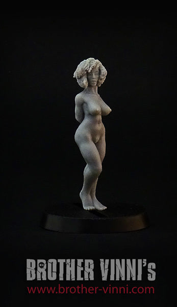 Standing Naked Woman miniature, 28 mm for wargaming and DnD, Dungeons and Dragons, fantasy girl.
