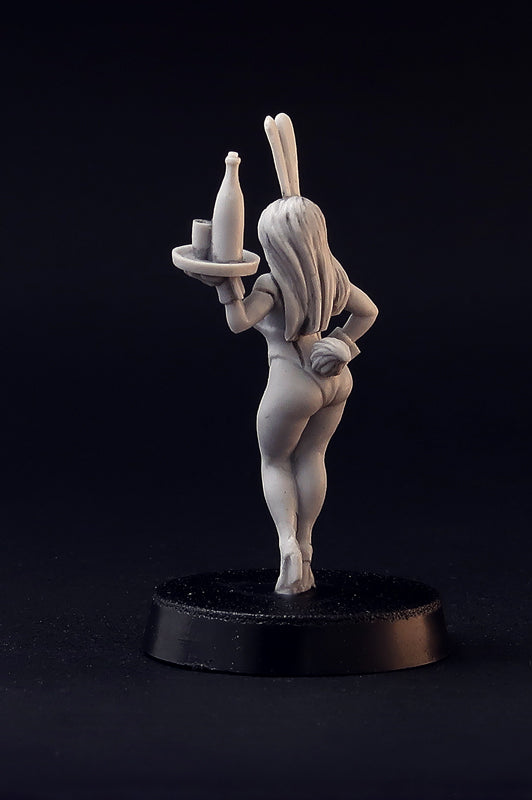 Bunny Girls Waitress miniatures, 28mm resin