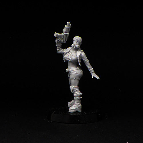 Raider Girl Post Apocalypse miniature for sci-fi wargaming