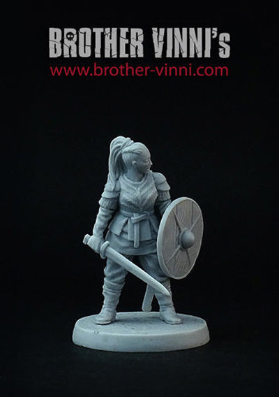 Shield Maiden miniature, Female Viking character, wargame resin, 28mm