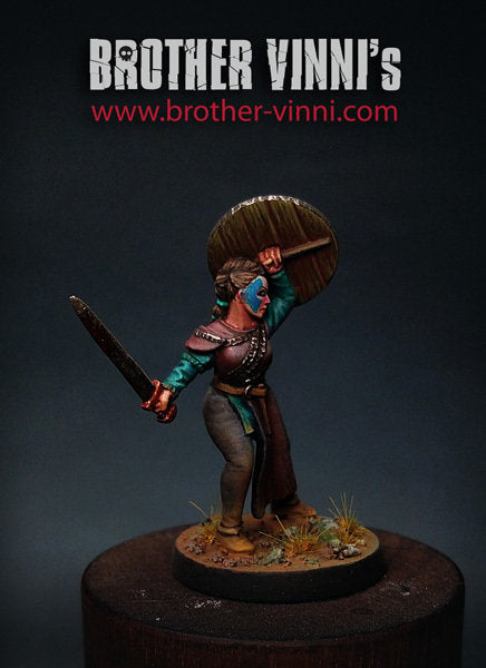 Astrid - Shield Maiden miniature, Female Viking, wargame resin, 28mm