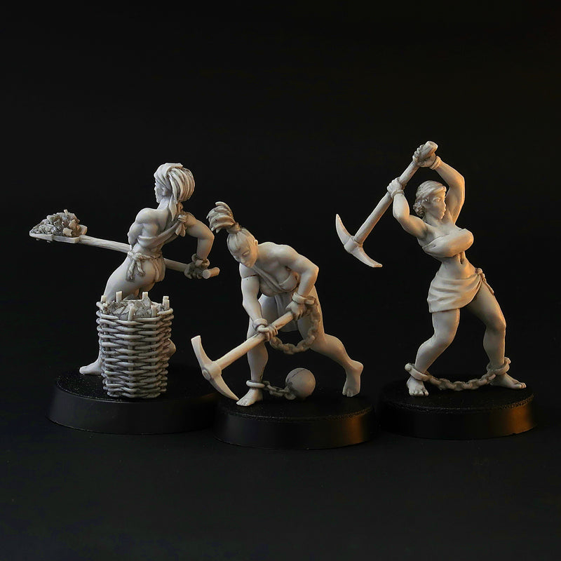 Working Slave Girls miniature set, 28mm for tabletop wargaming and painting