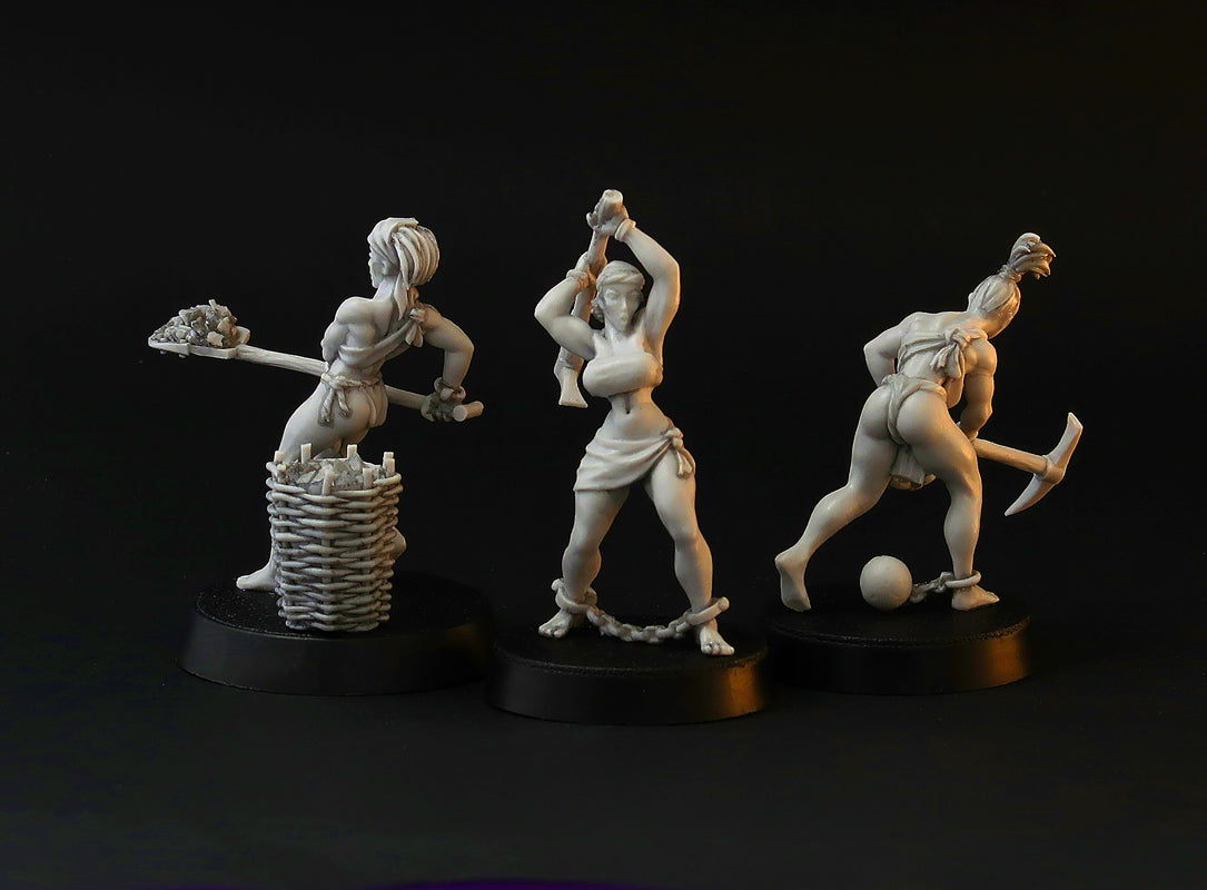 Working Slave Girls miniature set, 28mm for tabletop wargaming and painting