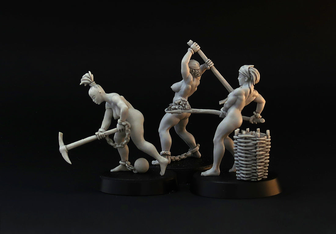 Working Nude Slave Girls miniature set, 28mm for tabletop wargaming and painting