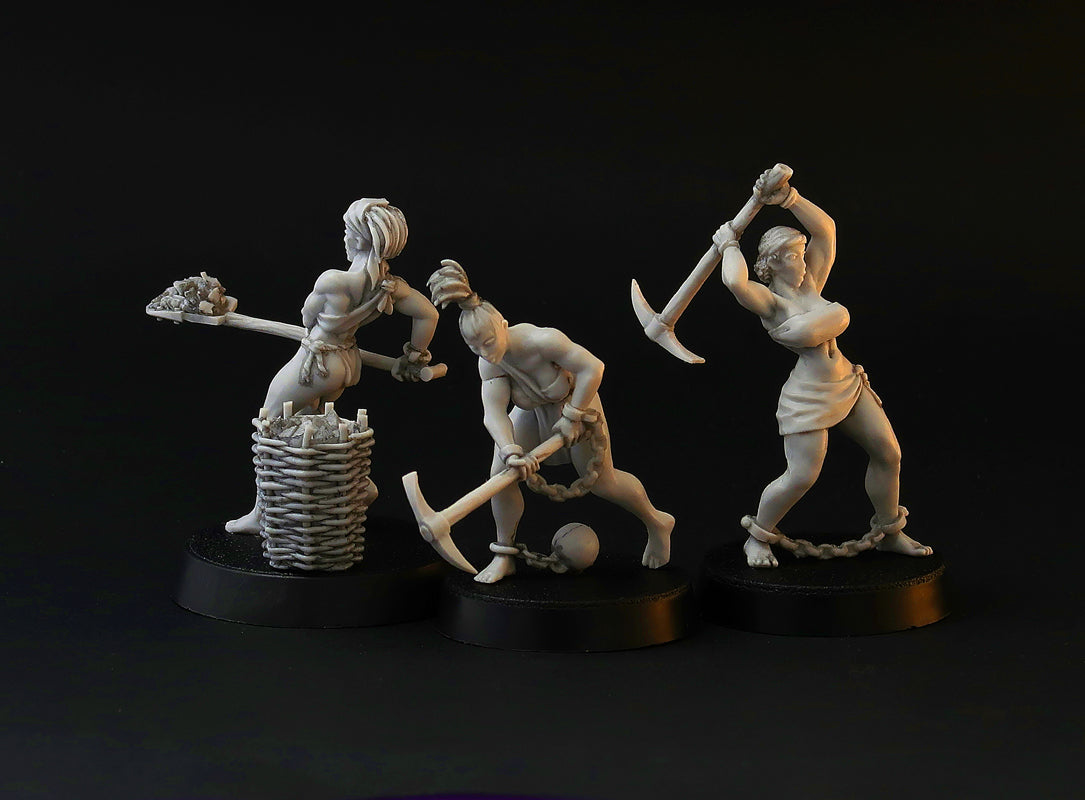 Working Slave Girls miniature set, 28mm for tabletop wargaming and painting