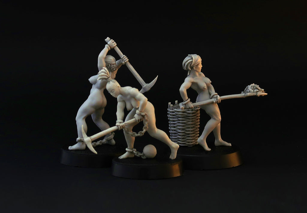 Working Nude Slave Girls miniature set, 28mm for tabletop wargaming and painting