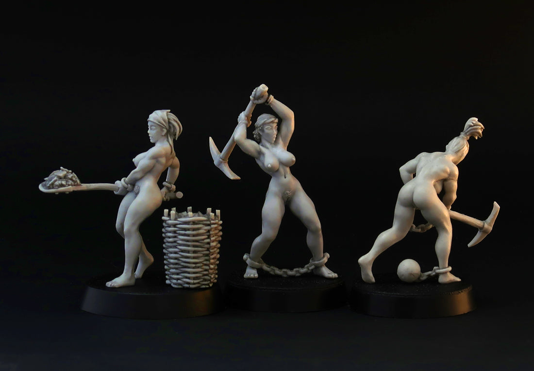 Working Nude Slave Girls miniature set, 28mm for tabletop wargaming and painting