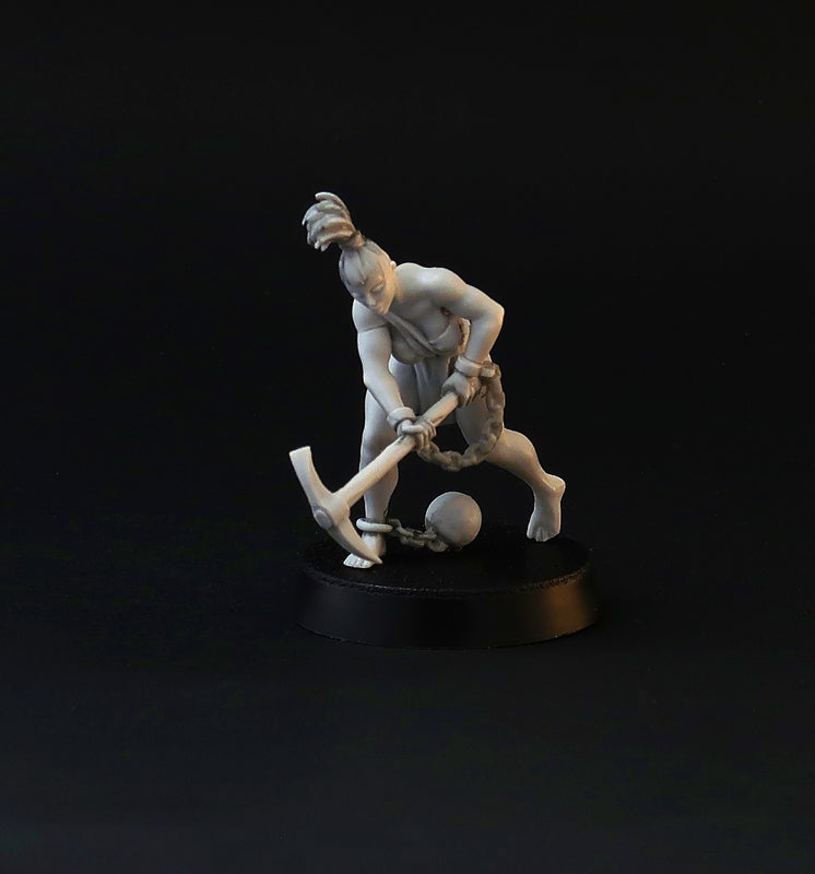 Working Slave Girls miniature set, 28mm for tabletop wargaming and painting