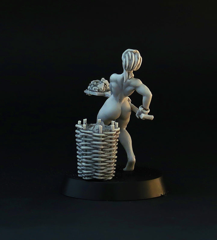 Working Nude Slave Girls miniature set, 28mm for tabletop wargaming and painting
