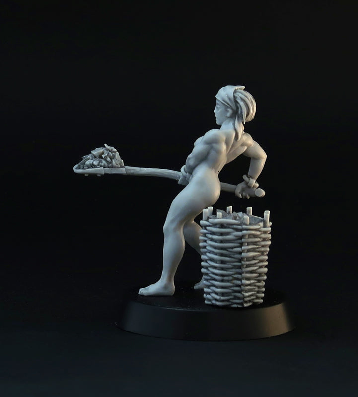 Working Nude Slave Girls miniature set, 28mm for tabletop wargaming and painting