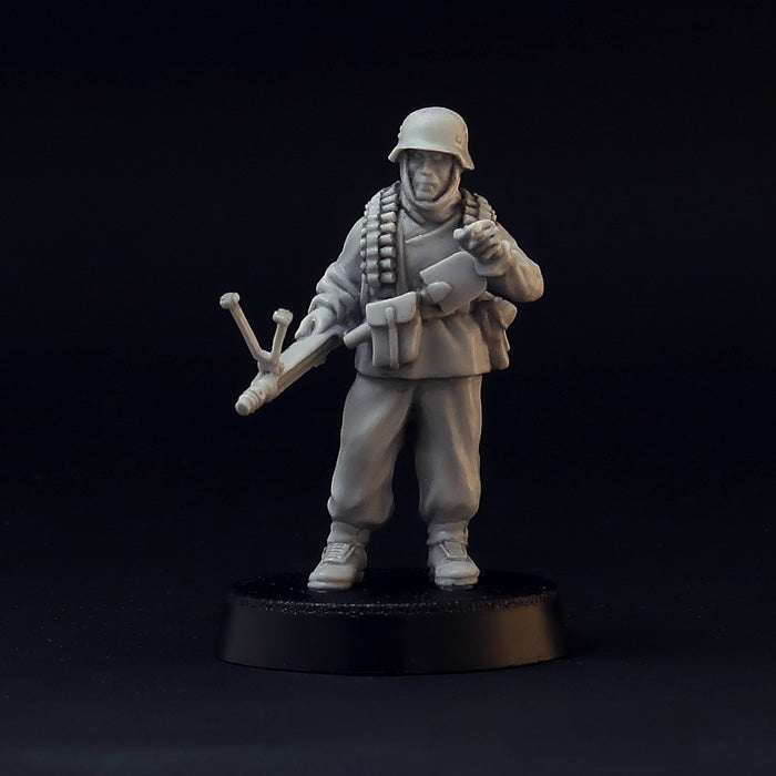 ww2 German Soldier wargame miniature