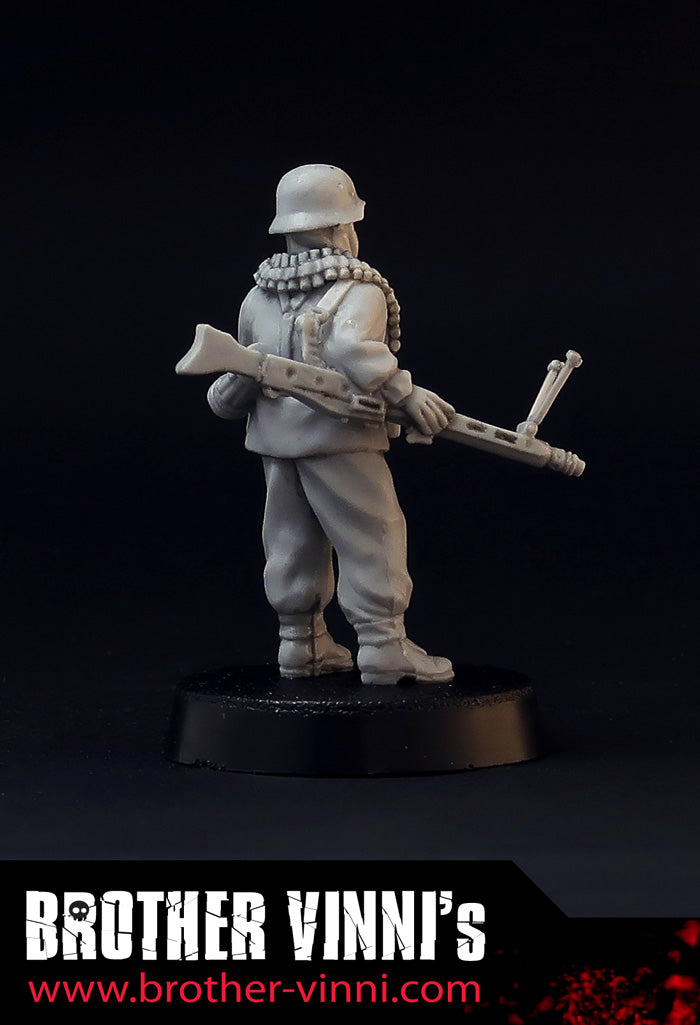 ww2 German Soldier wargame miniature